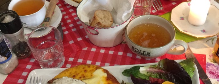 AU SALON DE CHARLOTTE Tea Time coffee lunch is one of Provence.