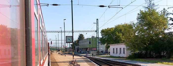 Hidasnémeti vasútállomás is one of saját.