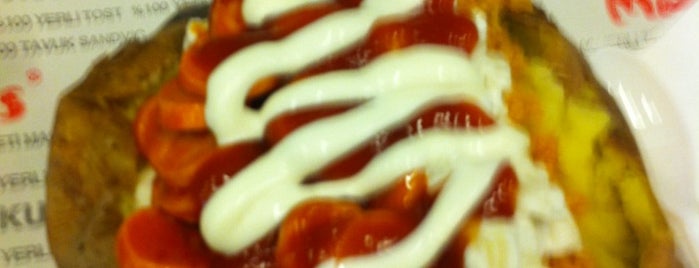 MacAdam's Kumpir Hamburger Sandviç is one of Posti che sono piaciuti a Belen.
