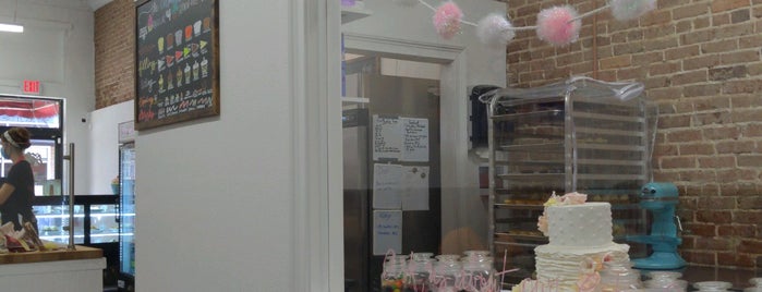 Sweet Dee’s Cupcakery is one of Recommended.