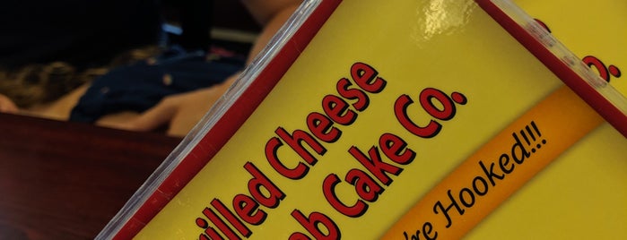 Grilled Cheese & Crab Cake Co. is one of Lizzie'nin Kaydettiği Mekanlar.