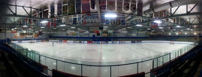 Centre Sportif Gaétan-Boucher is one of Arenas Hockey Arenas Québec.