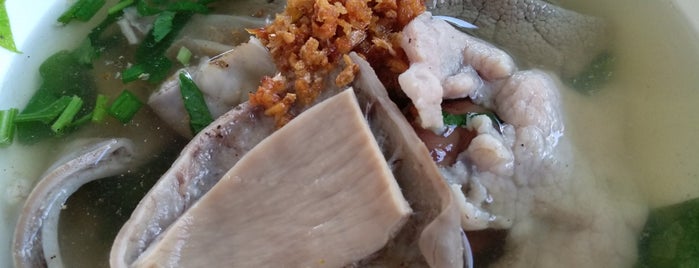 ป้าตุ๊ก โจ๊กหมู ต้มเลือดหมู is one of Bangkok.