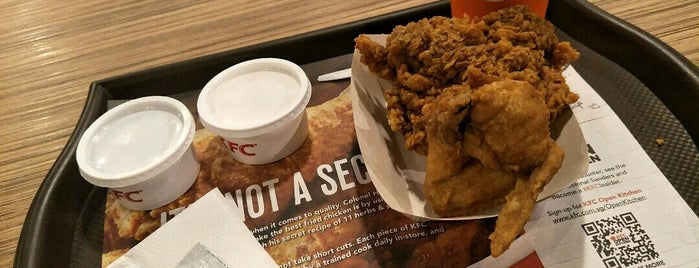 KFC is one of Lieux qui ont plu à 冰淇淋.