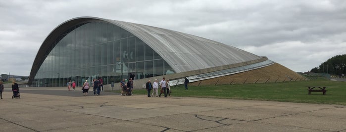 American Air Museum is one of Lieux qui ont plu à Alejandro.