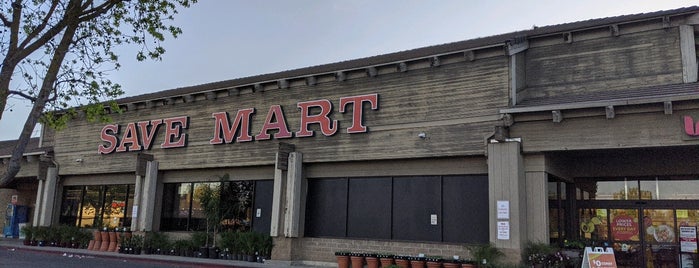 Save Mart is one of Chris 님이 좋아한 장소.