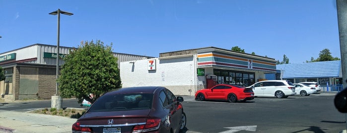 7-Eleven is one of Tempat yang Disukai Trevor.