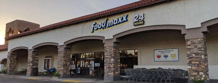 FoodMaxx is one of Locais curtidos por Kelsey.