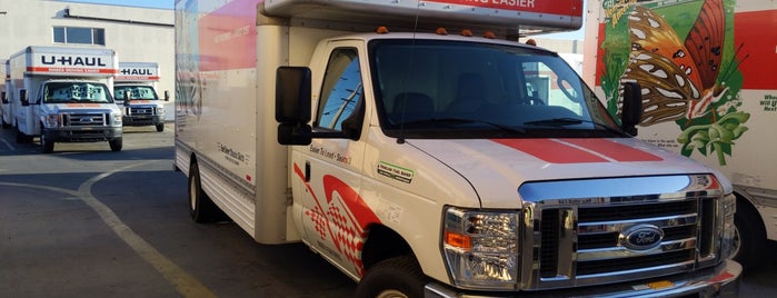 U-Haul of Fresno is one of Kelseyさんのお気に入りスポット.