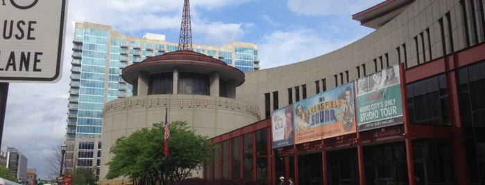 Country Music Hall of Fame & Museum is one of Orte, die Cicely gefallen.