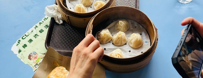 Lian He Ben Ji Clay Pot Rice 联合本记砂锅饭 is one of Singapore: Local Delights.