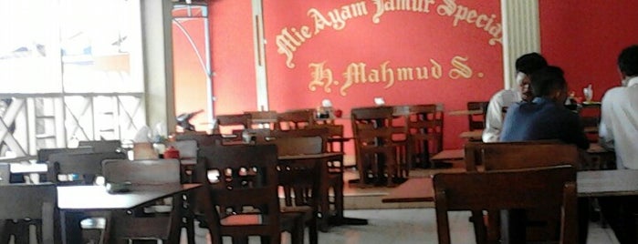 Mie Ayam Jamur H. Mahmud S. is one of Where r u going when hunger in Medan??.