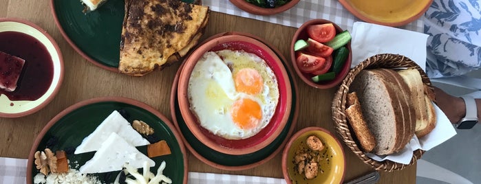 La Mandıra Plage Bitez Bodrum is one of Breakfast | Kahvaltı 🥞 🍳 🧇.
