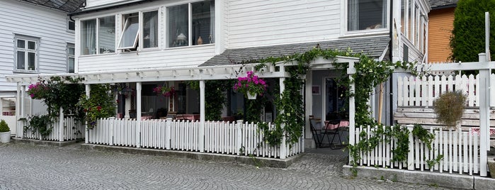fløy bakeri is one of Eat & Drink.