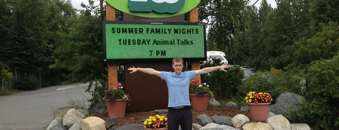 The Alaska Zoo is one of สถานที่ที่ Vasily S. ถูกใจ.
