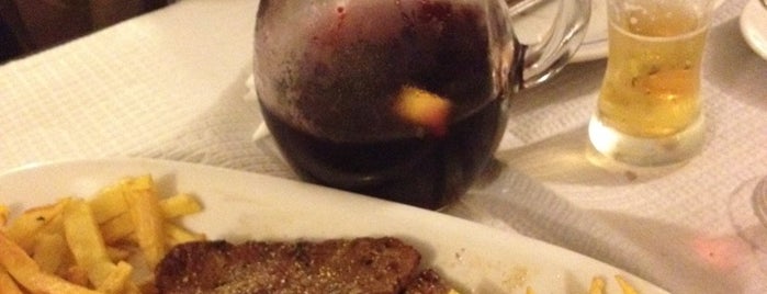 O Calhambeque is one of Restaurantes Porto.