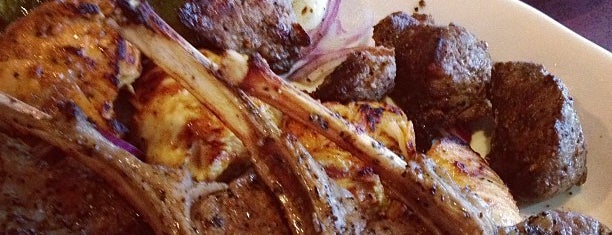 Albasha Greek & Lebanese Restaurant is one of Posti che sono piaciuti a Stephanie.