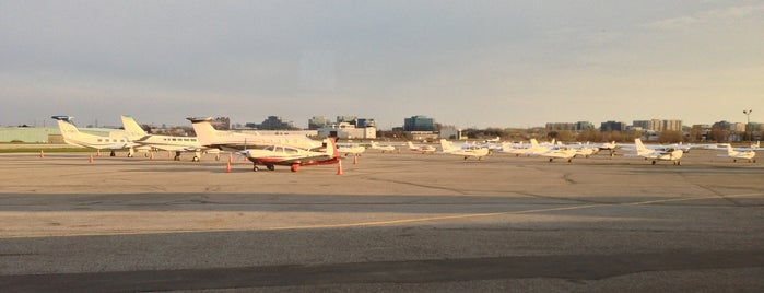 Buttonville Municipal Airport (YKZ) is one of Favourite Gas Stations.