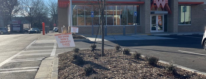 Whataburger is one of Lugares favoritos de Frank.