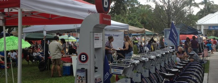 B-Cycle Station - Esplanade Park is one of Broward B-cycle Stations.