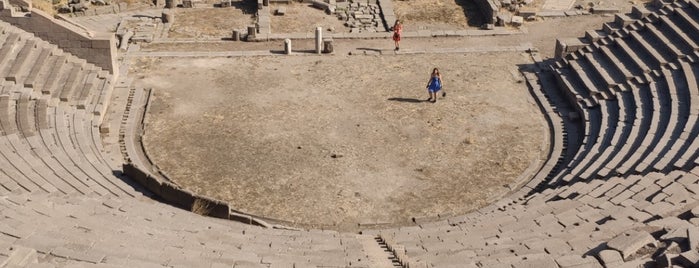 Assos Antik Tiyatro is one of Posti che sono piaciuti a Pelin.