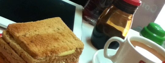 Ya Kun Kaya Toast is one of Posti che sono piaciuti a Gary.