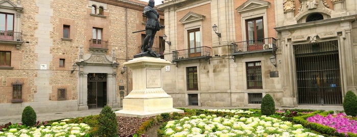 Plaza de la Villa is one of Madrid.
