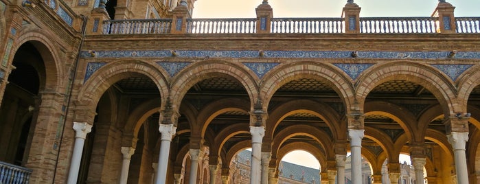 Plaza de España is one of Favorite Places.