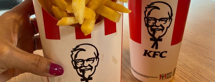KFC is one of restaurantes favoritos.