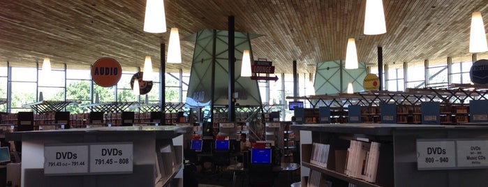 Northwest Library is one of Nicole : понравившиеся места.