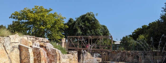 Williamson County Quarry Splash Pad is one of Parks for Kids.