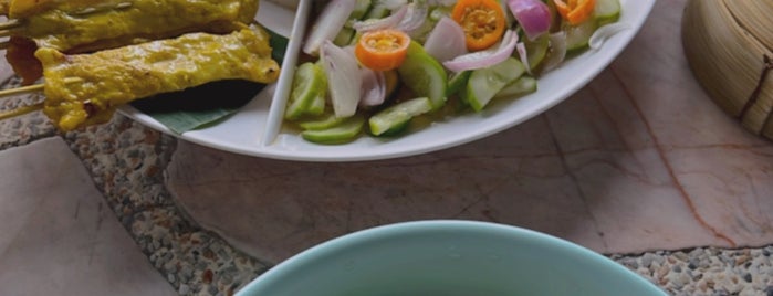 พรชัยลูกชิ้นปลา is one of Restaurants.