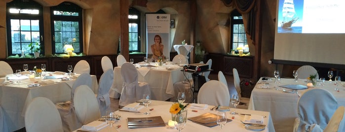 Hotel Stein and Schiller's Restaurant is one of Koblenz.