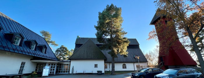 Stora Sköndals kyrka is one of Kyrkor i Stockholms stift.