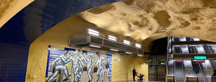 Akalla T-bana is one of Stockholm T-Bana (Tunnelbana/Metro/U-Bahn).