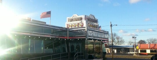 Broadway Diner is one of Sunainaさんのお気に入りスポット.