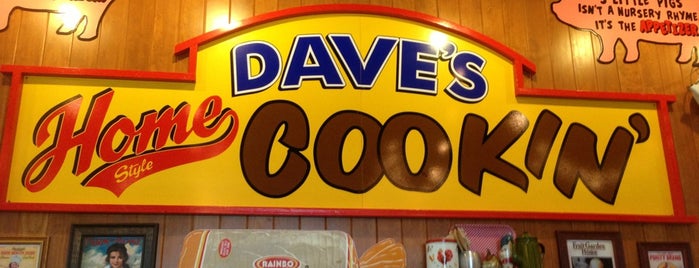 Famous Dave's is one of Lugares favoritos de Steven.