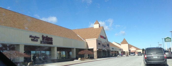 Birch Run Premium Outlets is one of Aniruddhaさんのお気に入りスポット.