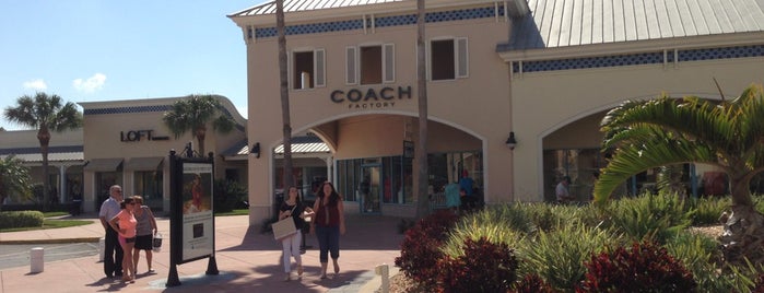 COACH Outlet is one of Tall 님이 좋아한 장소.