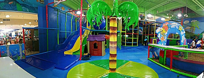 Play Maze- Park Mall is one of Lugares favoritos de Elle.