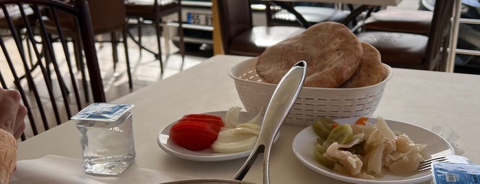 Ünal Menemen & Restaurant is one of สถานที่ที่ Mürsel Murat ถูกใจ.