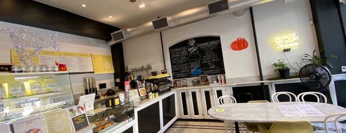 Wattle Cafe is one of สถานที่ที่บันทึกไว้ของ Kimmie.