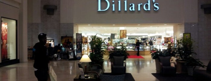 Dillard's is one of Anissa : понравившиеся места.