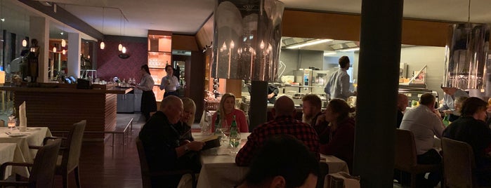 Fux Restaurant+Bar+Kultur is one of Locais curtidos por Nevnell.