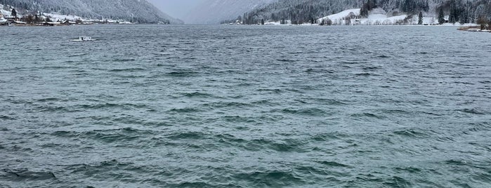 Weissensee is one of das schwimmwasser.