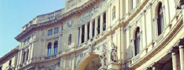 Galleria Umberto I is one of Napoli.