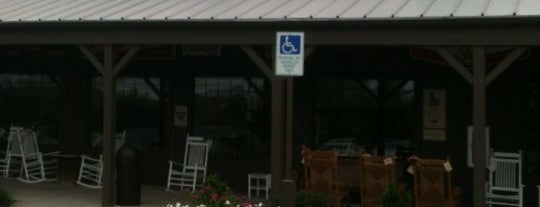 Cracker Barrel Old Country Store is one of gee'nin Beğendiği Mekanlar.