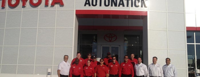 AutoNation Toyota South Austin is one of สถานที่ที่ Lauren ถูกใจ.