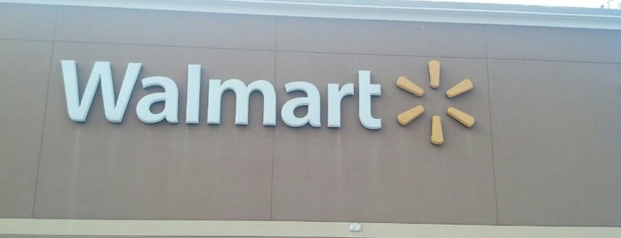 Walmart Supercenter is one of สถานที่ที่ Todd ถูกใจ.