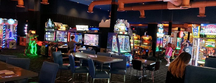 Dave & Buster's is one of Locais salvos de Grayson.